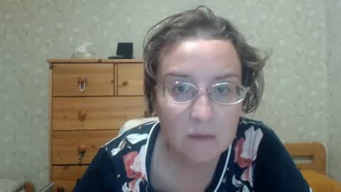 smart_rose online show from June 20, 2026, 4:43 pm