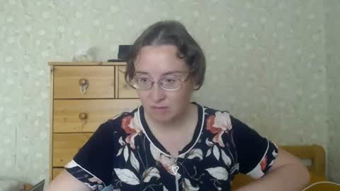 smart_rose online show from June 22, 2026, 4:42 am