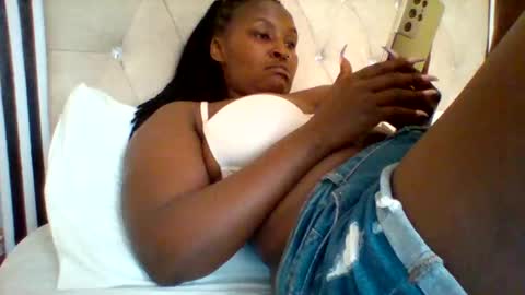 Snapshot of smartqueen1 chatting on February 12, 2025, 9:20 am Katerina online show from February 12, 2025, 9:20 am