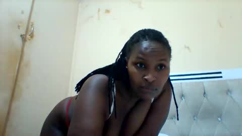 Snapshot of smartqueen1 chatting on October 14, 2025, 12:33 am Katerina online show from October 14, 2025, 12:33 am