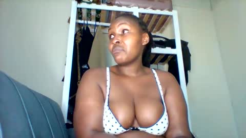 Snapshot of smartqueen1 chatting on October 21, 2025, 1:56 pm Katerina online show from October 21, 2025, 1:56 pm