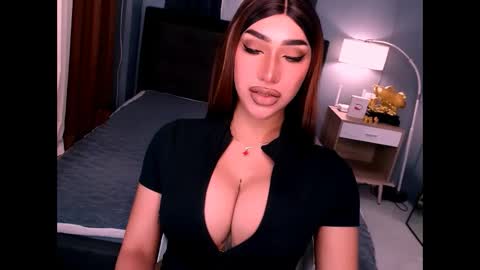 Snapshot of smasherqueen chatting on April 2, 2026, 8:23 am smasherqueen online show from April 2, 2026, 8:23 am
