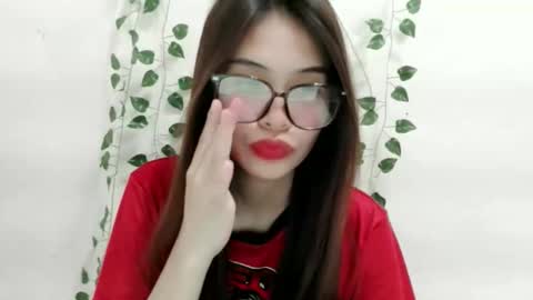 Snapshot of smellon_shake chatting on October 18, 2025, 5:32 am Julia online show from October 18, 2025, 5:32 am