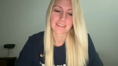 smexxii93 online show from May 13, 2026, 2:25 pm