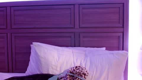 Snapshot of smexy_bun chatting on December 20, 2024, 11:47 pm Smexy online show from December 20, 2024, 11:47 pm
