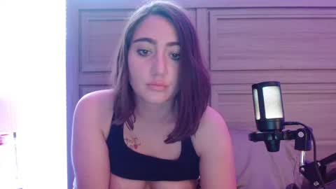 Snapshot of smexy_bun chatting on September 9, 2025, 5:23 pm Smexy online show from September 9, 2025, 5:23 pm