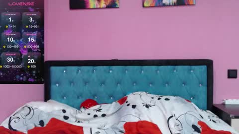 smile_cute_fox online show from October 14, 2025, 11:55 am