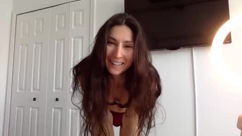 Colombiandime online show from March 8, 2025, 6:05 pm