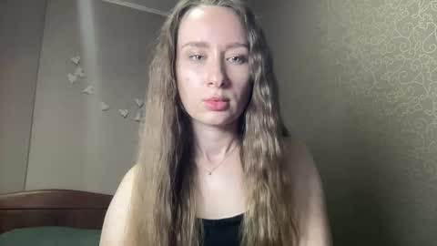 smilequeen_ online show from October 4, 2025, 5:22 pm