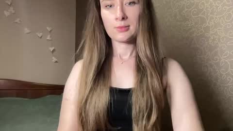 smilequeen_ online show from October 7, 2025, 6:16 pm