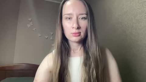 smilequeen_ online show from October 9, 2025, 6:06 pm