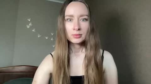 smilequeen_ online show from October 12, 2025, 10:58 am