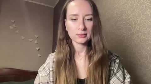 smilequeen_ online show from October 14, 2025, 5:47 pm