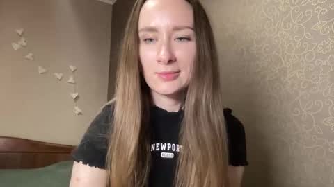 smilequeen_ online show from October 16, 2025, 6:42 pm