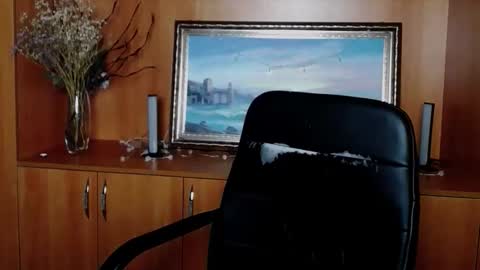 Charlotte online show from December 21, 2025, 1:18 pm