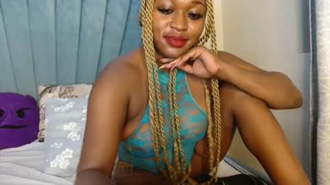 smiley_berry online show from November 23, 2025, 3:45 pm