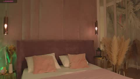 Mia online show from March 3, 2026, 5:13 am