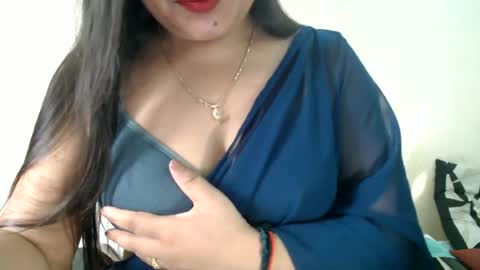 Snapshot of smiley_queen99 chatting on June 16, 2026, 2:58 am smiley online show from June 16, 2026, 2:58 am