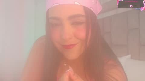 Snapshot of smiling__girl chatting on September 30, 2025, 7:41 pm      online show from September 30, 2025, 7:41 pm