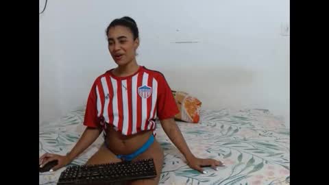 Snapshot of smith_and_mia chatting on April 10, 2026, 4:33 pm Smith y Mia online show from April 10, 2026, 4:33 pm
