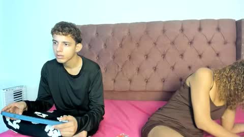 JONH SMITH AND ALIX SMITH online show from November 25, 2025, 1:22 pm