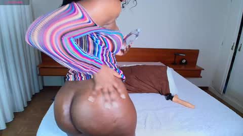 Shani Smith online show from December 28, 2024, 1:49 pm