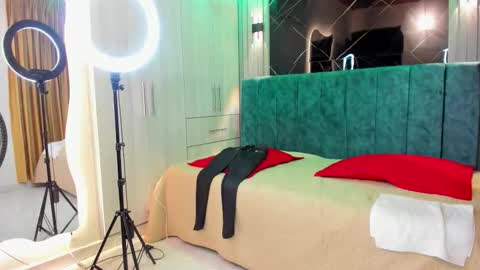 Snapshot of smmy_gil chatting on October 23, 2025, 12:04 pm Sammy online show from October 23, 2025, 12:04 pm