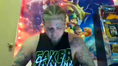 Snapshot of smokebluntafterblunt chatting on October 19, 2025, 12:55 am smoke online show from October 19, 2025, 12:55 am