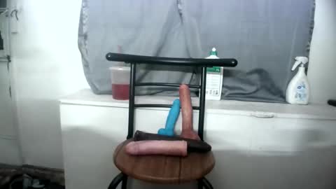 smokeme710 online show from April 8, 2026, 4:01 am