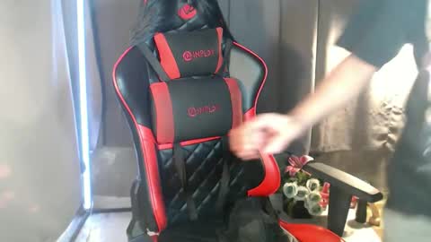 Snapshot of smokeprincess chatting on November 24, 2025, 12:43 am Amanda online show from November 24, 2025, 12:43 am