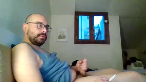 Snapshot of smoker985 chatting on December 3, 2025, 6:43 am smoker985 online show from December 3, 2025, 6:43 am