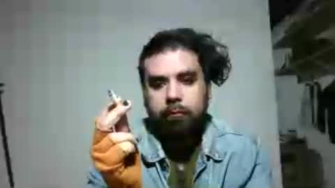 Snapshot of smokers_lounge chatting on June 19, 2026, 11:52 pm smokers_lounge online show from June 19, 2026, 11:52 pm