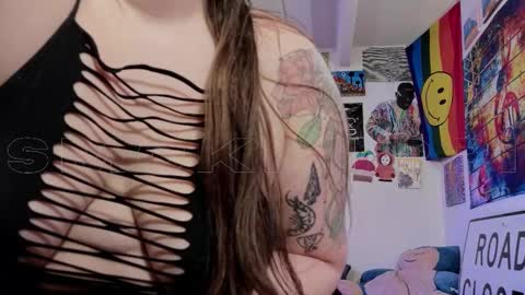 Snapshot of smokihippi chatting on October 18, 2025, 12:06 pm Big Dawg online show from October 18, 2025, 12:06 pm