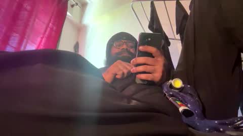 smokingorilla online show from December 22, 2025, 7:16 am