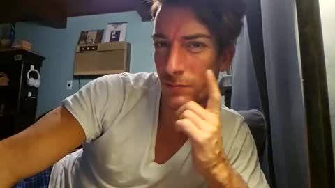Snackyyyy online show from May 5, 2026, 2:08 am