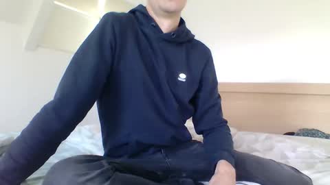 sneakerboy444 online show from November 2, 2025, 10:50 am