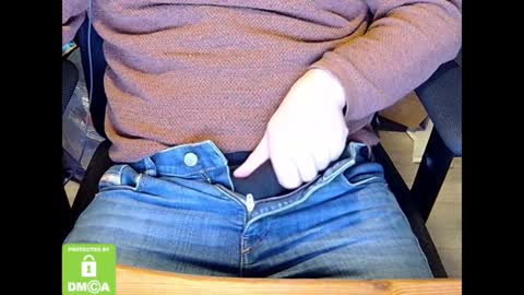 Sneakybill online show from December 17, 2024, 10:32 pm