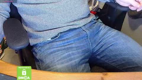 Sneakybill online show from February 26, 2025, 7:42 am