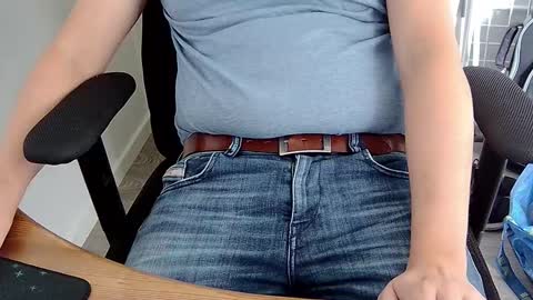 Sneakybill online show from September 21, 2025, 8:27 am