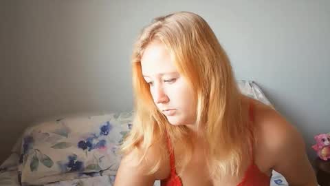 Sneakylildevils online show from May 26, 2026, 7:48 am