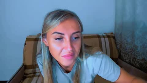 Snapshot of snezanablond chatting on October 23, 2025, 6:50 pm Sneja online show from October 23, 2025, 6:50 pm