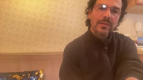 Snapshot of snfrisco1976 chatting on December 6, 2024, 5:09 am snfrisco1976 online show from December 6, 2024, 5:09 am