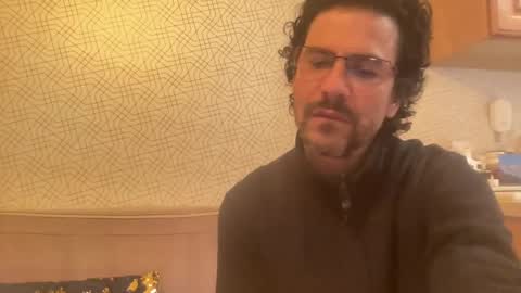 Snapshot of snfrisco1976 chatting on December 6, 2024, 8:15 am snfrisco1976 online show from December 6, 2024, 8:15 am