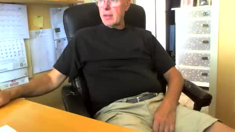 snickarn335731 online show from September 10, 2025, 12:27 pm