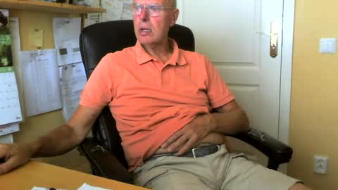 Snapshot of snickarn335731 chatting on August 5, 2026, 8:39 am snickarn335731 online show from August 5, 2026, 8:39 am