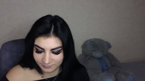 Olivia online show from December 2, 2025, 3:40 pm