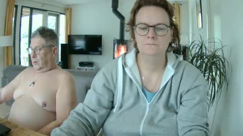 Snoeske and Woodwurm online show from December 8, 2024, 1:25 pm