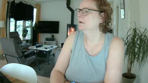 Snoeske and Woodwurm online show from December 31, 2024, 2:36 pm