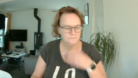 Snoeske and Woodwurm online show from January 1, 2025, 9:39 am