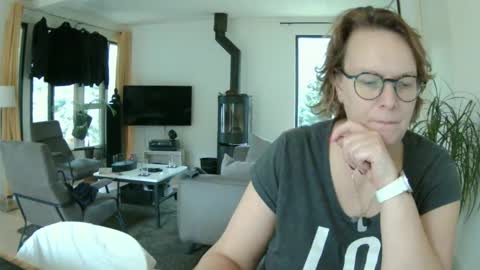 Snoeske and Woodwurm online show from January 1, 2025, 12:44 pm